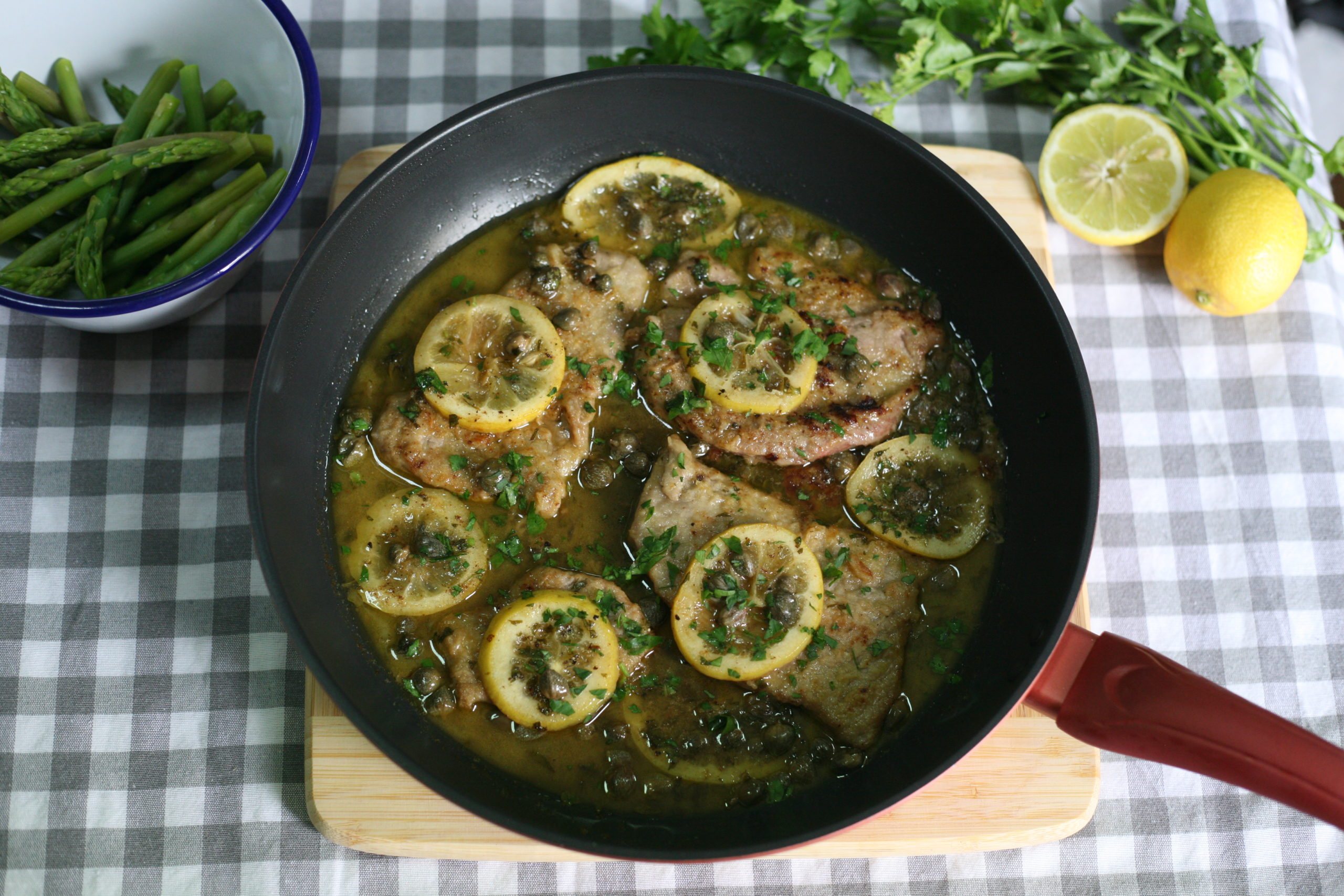 Veal escalopes in lemon and caper sauce